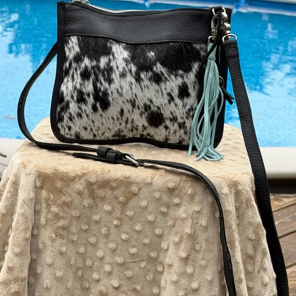 Set of 2 Fringe Hill Design bags - Picture 2 of 8